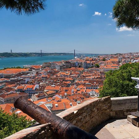 Stylish Getaway In A Mezzanine Flat By The Castle Apartment Lisbon Exterior photo