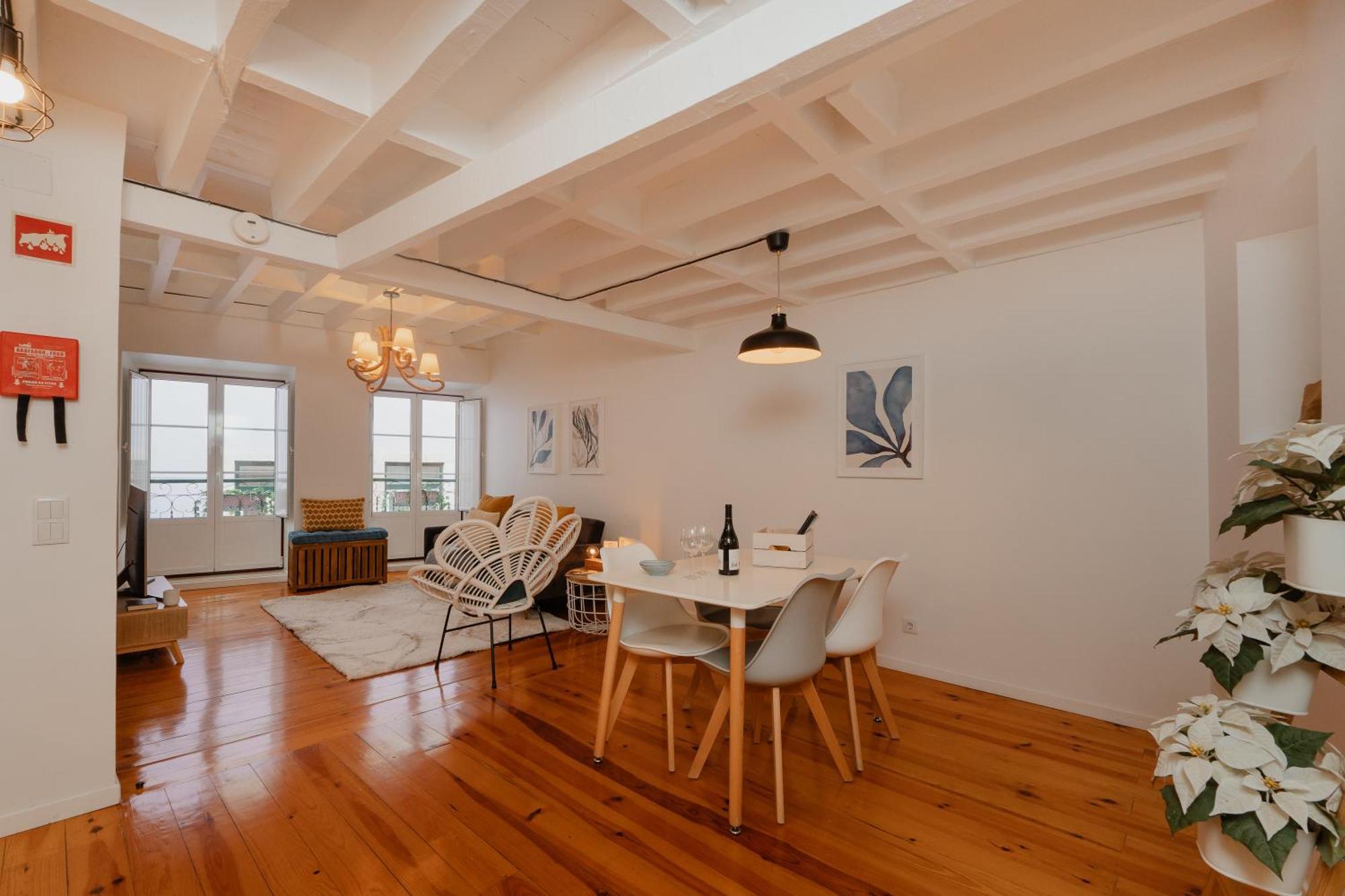 Stylish Getaway In A Mezzanine Flat By The Castle Apartment Lisbon Exterior photo