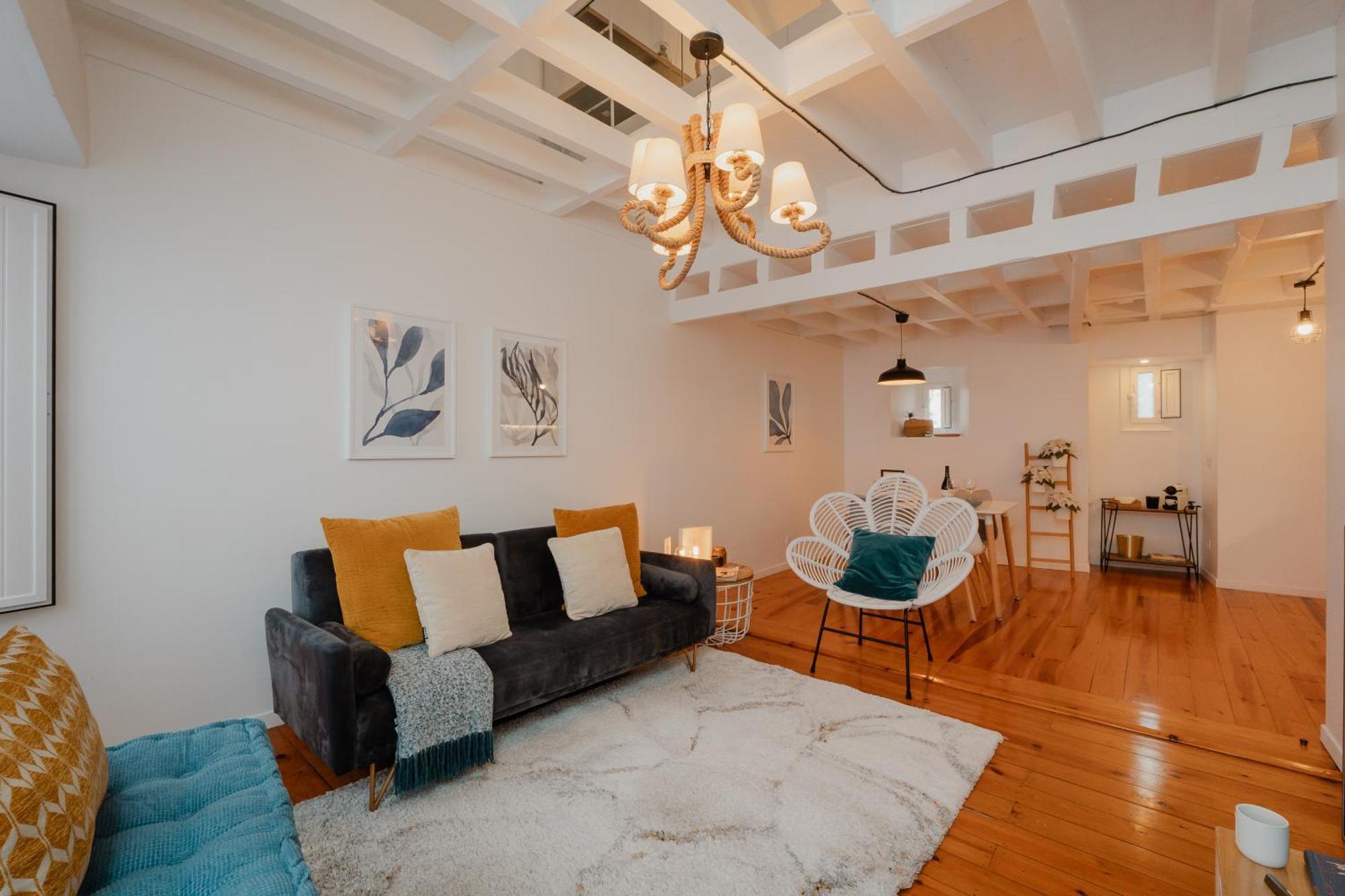 Stylish Getaway In A Mezzanine Flat By The Castle Apartment Lisbon Exterior photo