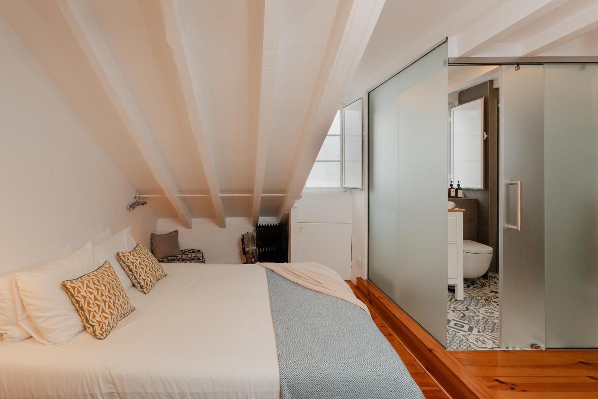 Stylish Getaway In A Mezzanine Flat By The Castle Apartment Lisbon Exterior photo