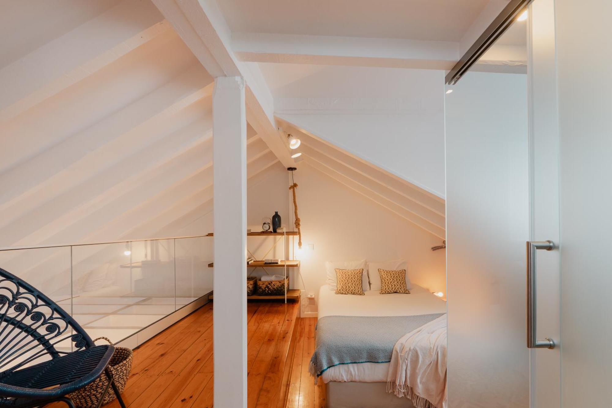 Stylish Getaway In A Mezzanine Flat By The Castle Apartment Lisbon Exterior photo